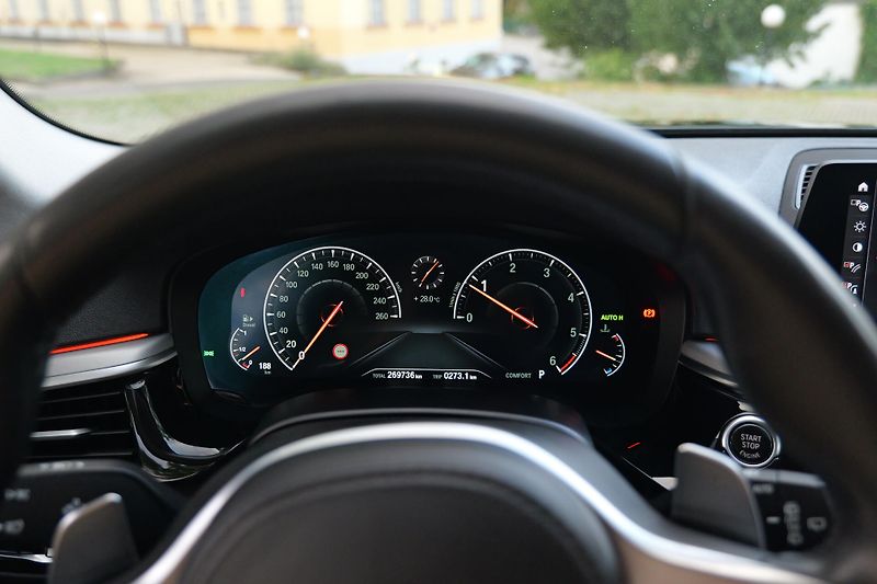 BMW Řada 5 530xD Aktiv.Podvozek TopVýbava - fotka 18 z 48