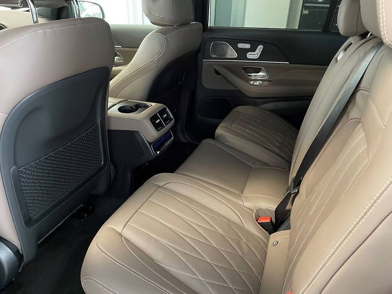 Mercedes-Benz GLS (2026) 63 S 4MATIC+ - fotka 3 z 6