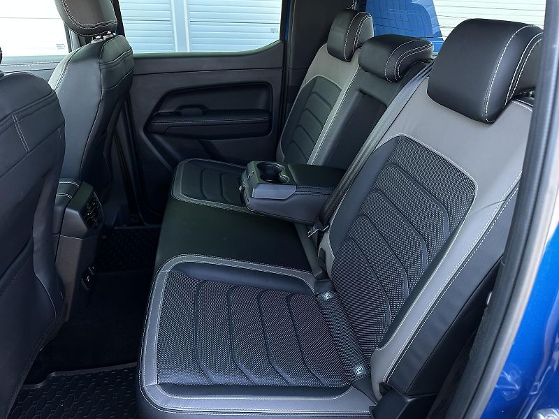 Volkswagen Amarok 3.0TDi V6 4x4 10AT Aventura 24 - fotka 41 z 45