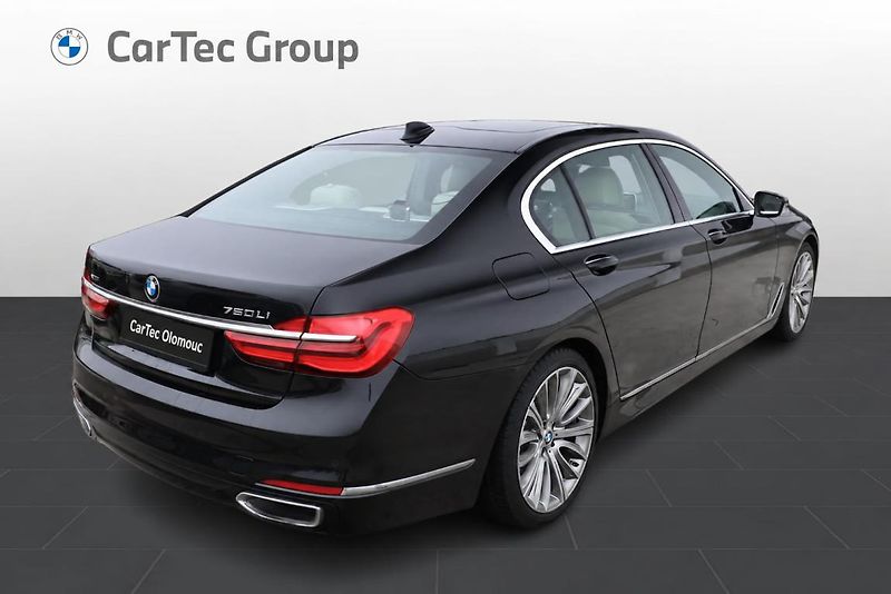 BMW Řada 7 750Li xDrive - fotka 4 z 17