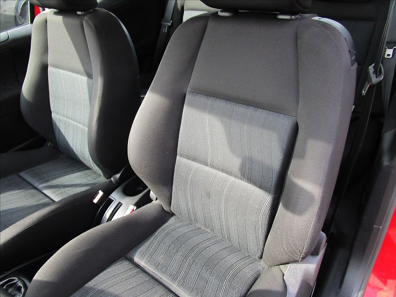 Peugeot 207 1.4i 54kW - fotka 12 z 35