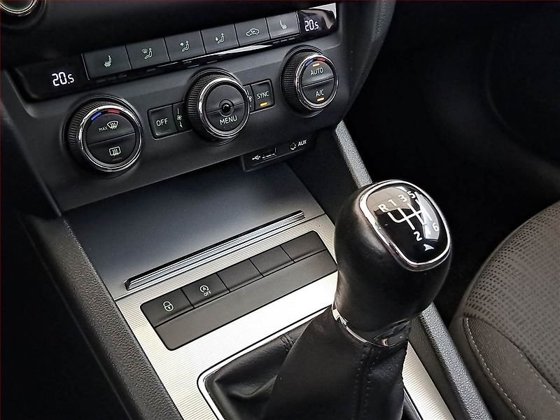 Škoda Octavia (2016) Ambition Plus 1.0 TSI - fotka 15 z 17