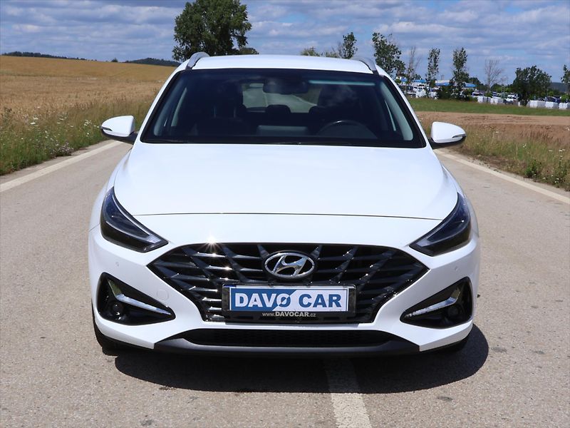 Hyundai i30 1,5 T-GDI 117kW Family Smart - fotka 2 z 33