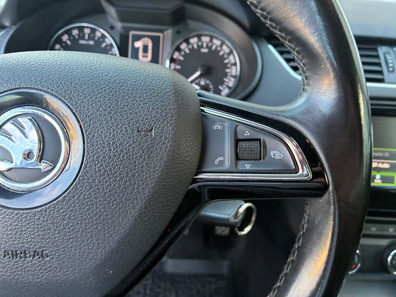 Škoda Octavia (2016) 1.6TDi, 81KW, TEMP., VYHŘ. SED - fotka 17 z 26