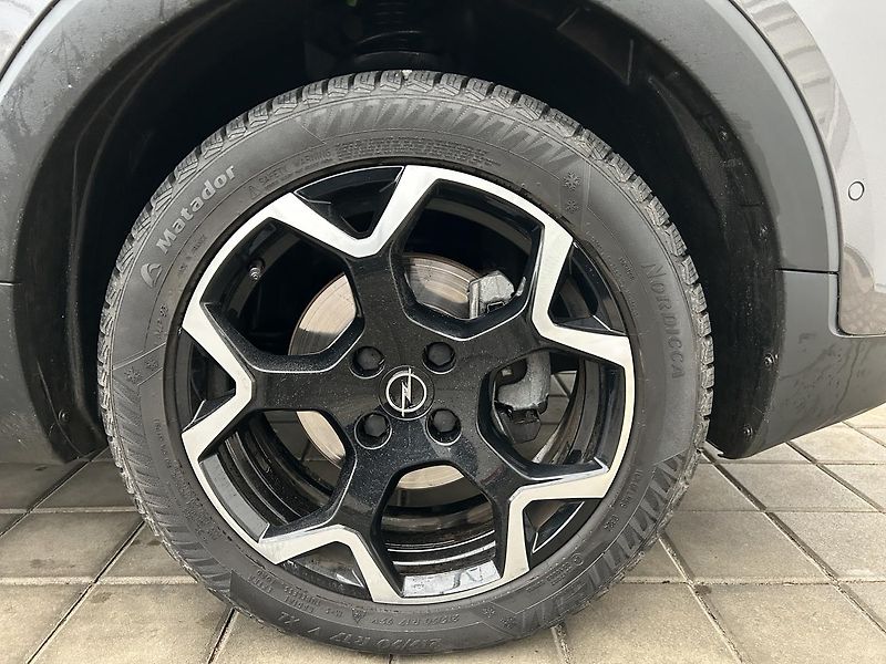 Opel Crossland 1.2 TURBO Ultimate - fotka 10 z 28