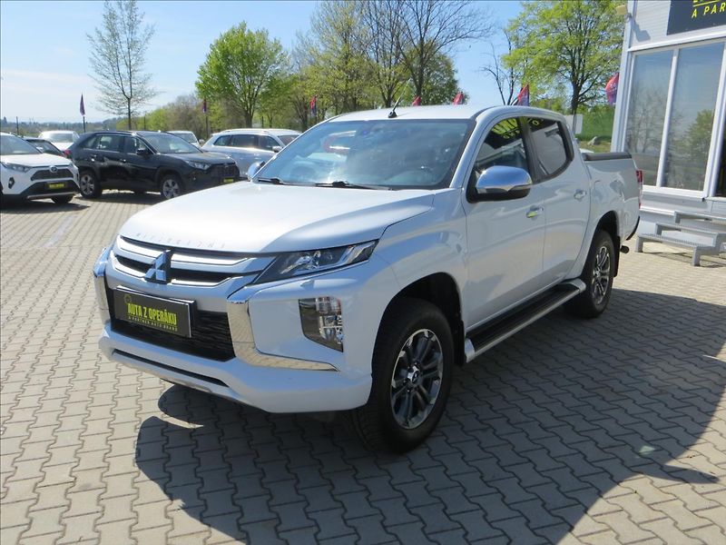 Mitsubishi L200 2,3 DI-D INTENSE 4WD AUT - fotka 3 z 23