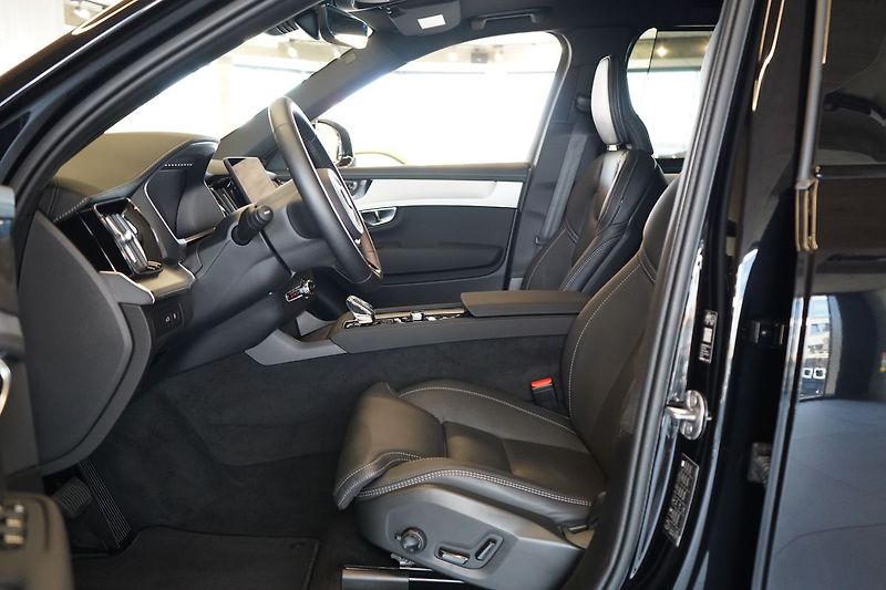 Volvo XC90 T8 PLUS Black Edition, Vzduch - fotka 18 z 50