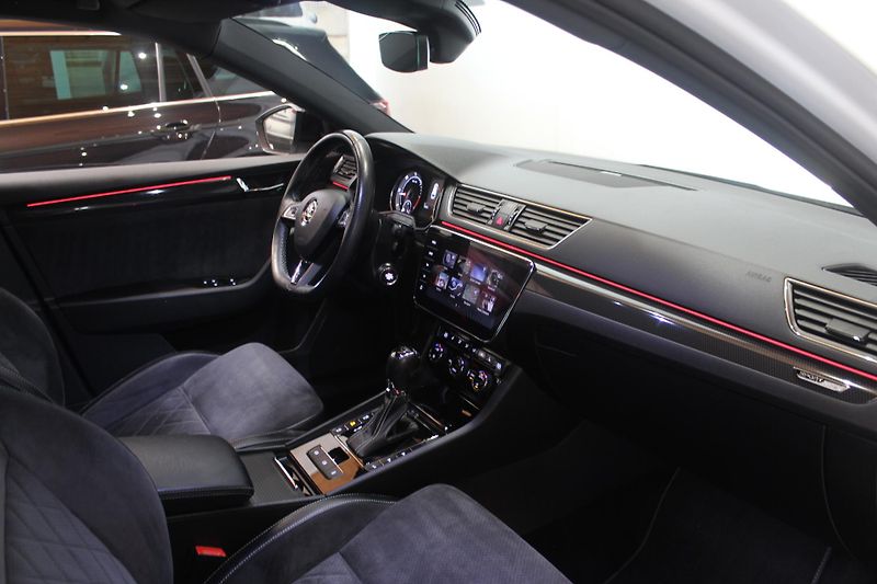 Škoda Superb (2017) 2.0TDI DSG Sport-Line Tažné - fotka 22 z 39