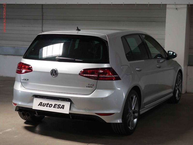 Volkswagen Golf (2015) 1.4 TSi R-Line, CUP - fotka 6 z 23