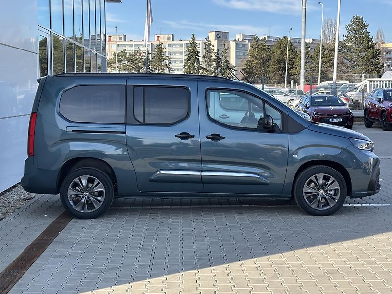 Toyota ProAce City Verso (2026) LONG FAMILY 7S 1,5D AT - fotka 12 z 13
