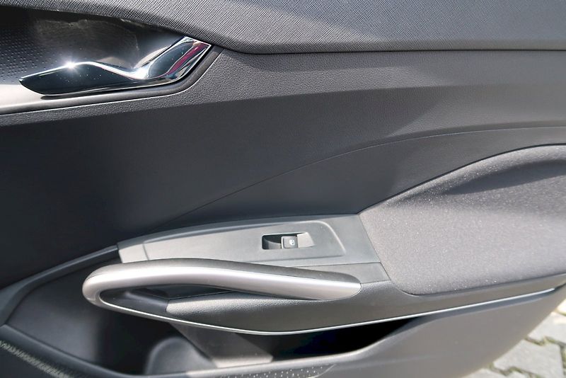 Škoda Fabia (2024) Top Selection 1,0 TSi / 85 kW - fotka 22 z 31