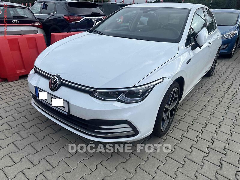 Volkswagen Golf (2022) 1.5TSi, 1.maj,ČR, LED, navi - fotka 1 z 3