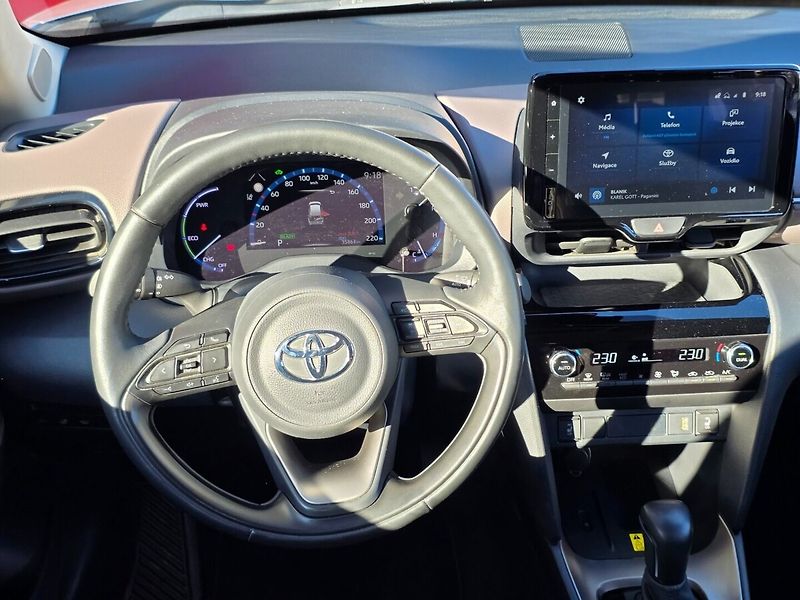 Toyota Yaris Cross 1.5 Executive 1.MAJ TAŽNÉ - fotka 17 z 17