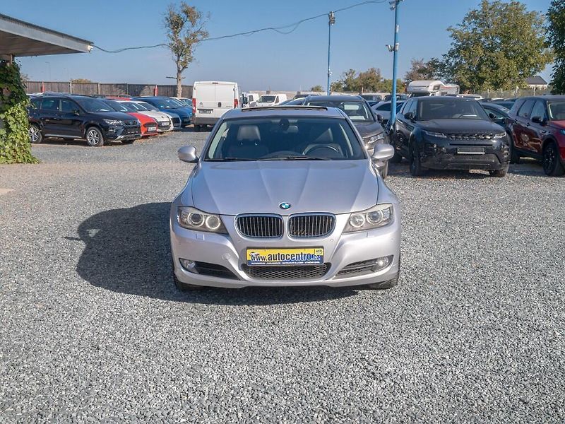 BMW Řada 3 (2011) 325i 160KW mat HK – NAVIGACE - fotka 2 z 52