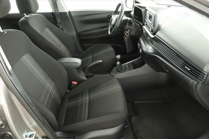 Hyundai i20 (2021) 1.2, Tempomat, Park. senzory - fotka 7 z 12