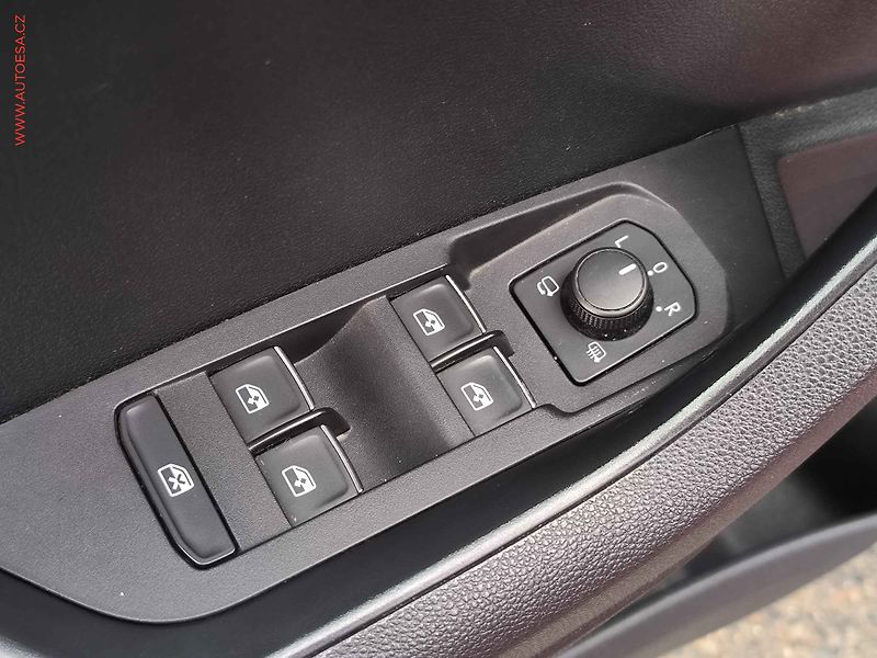 Škoda Karoq (2017) 1.5 TSi, Style, DSG, LED - fotka 22 z 24