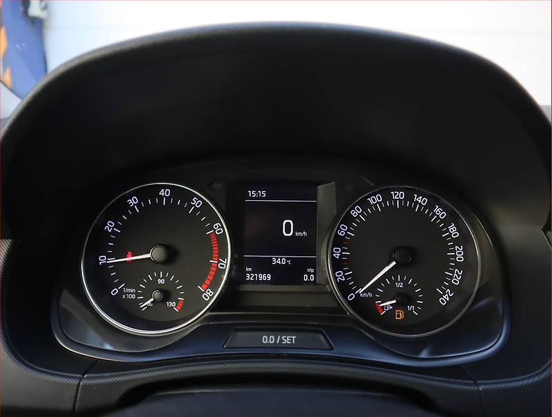 Škoda Fabia (2016) 1.2 TSI, Tempomat - fotka 11 z 16