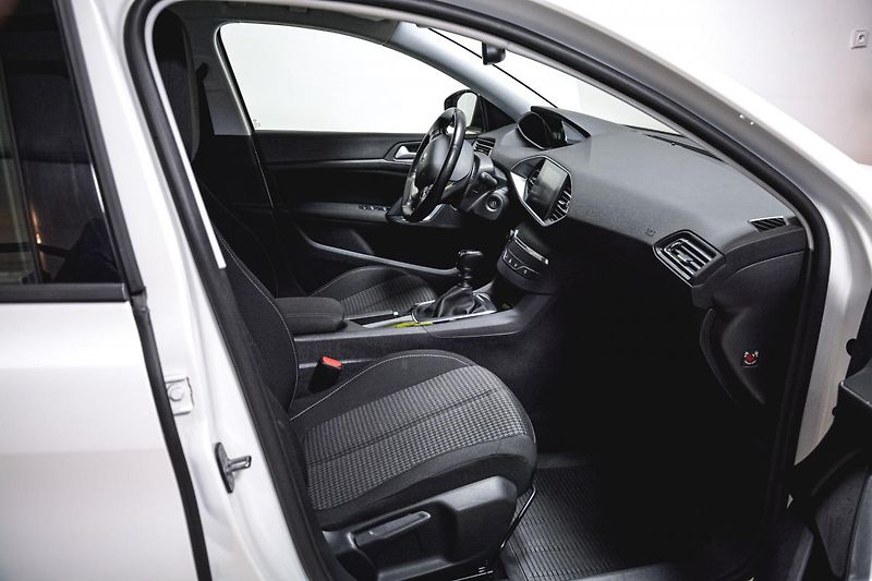Peugeot 308 Active 1.5 Bluehdi S&s 1 MAJ Z - fotka 20 z 25