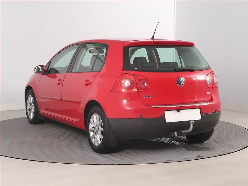 Volkswagen Golf (2008) 1.6 - fotka 4 z 12