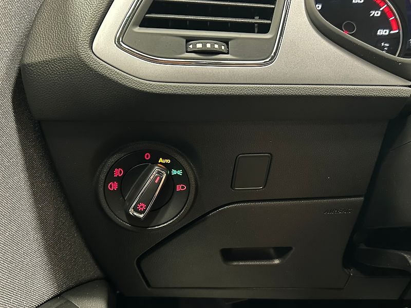 Seat Leon (2020) 1.5 TGI MAN 2020 | Záruka - fotka 33 z 50