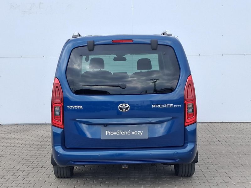 Toyota ProAce City Verso 1.5 D-4D Family Comfort AT - fotka 9 z 28