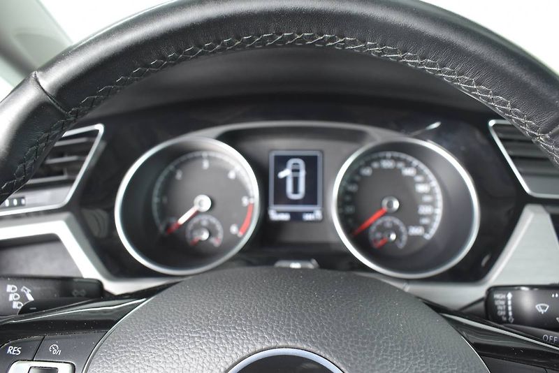 Volkswagen Touran (2022) 2.0TDI 110kW Závěs, DSG - fotka 13 z 23