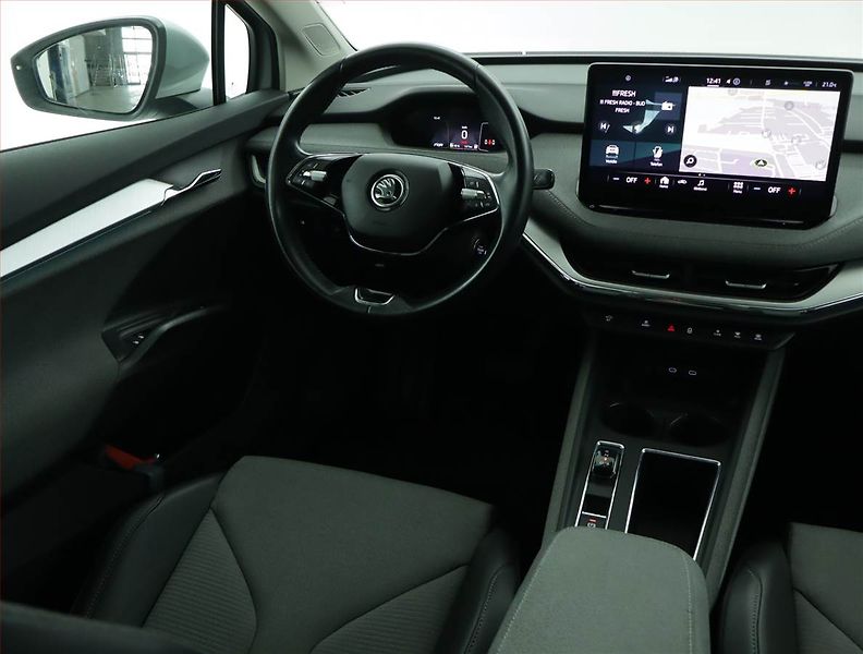 Škoda Enyaq (2021) Suite 60 (62 kWh), SoH 92% - fotka 7 z 18