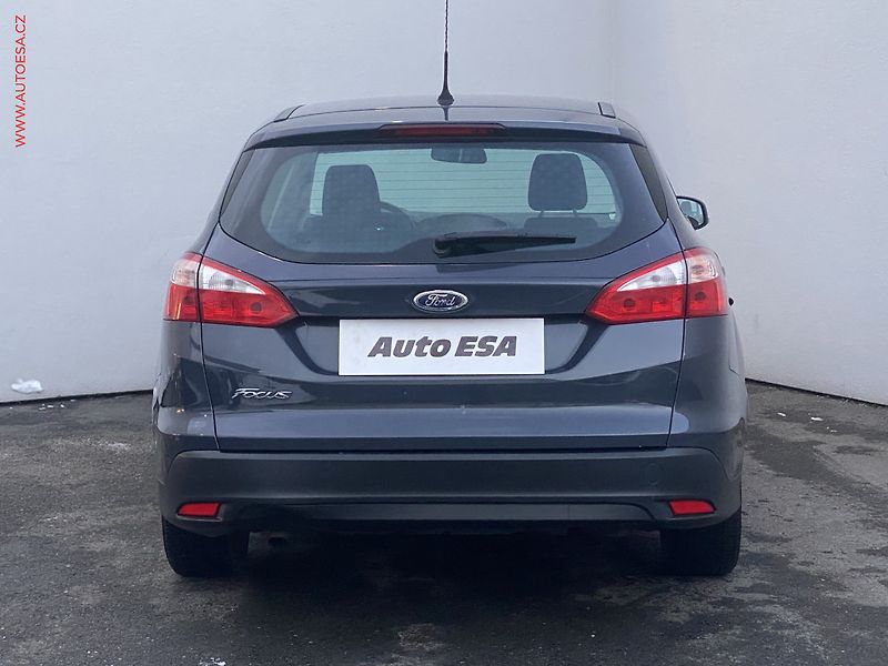 Ford Focus (2014) 1.6 TDCI, AC - fotka 5 z 16