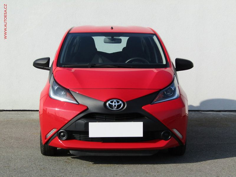 Toyota Aygo (2015) 1.0 - fotka 2 z 3