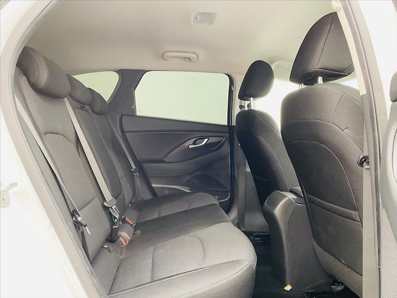 Hyundai i30 1,5 T-GDI 117kW - fotka 7 z 25
