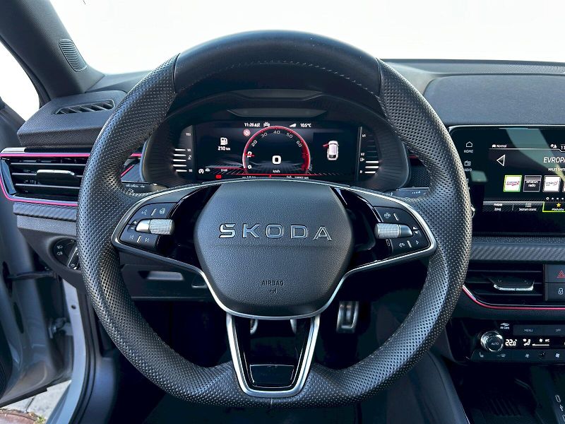 Škoda Scala (2025) 1.0 TSI 85kW MP6 Monte Carlo - fotka 7 z 35