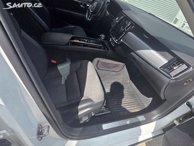 Volvo V90 (2019) servis Volvo, 100% dámské, Top - fotka 15 z 20