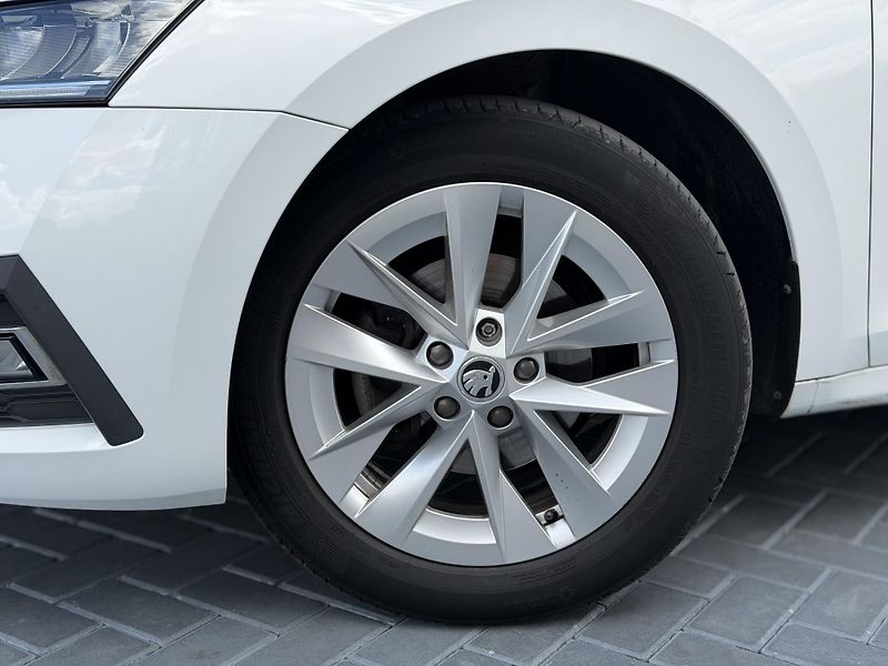 Škoda Octavia (2021) 1.0 tsi 81 kW e-tec/DPH - fotka 10 z 21