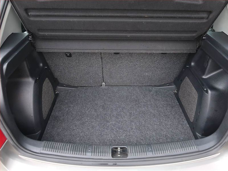 Škoda Fabia (2008) Ambiente 1.4 16V - fotka 13 z 15
