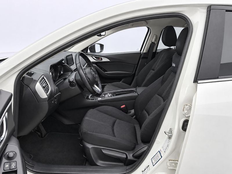 Mazda 3 2,0 Skyactiv-G 88kW Aut. Revol - fotka 10 z 30