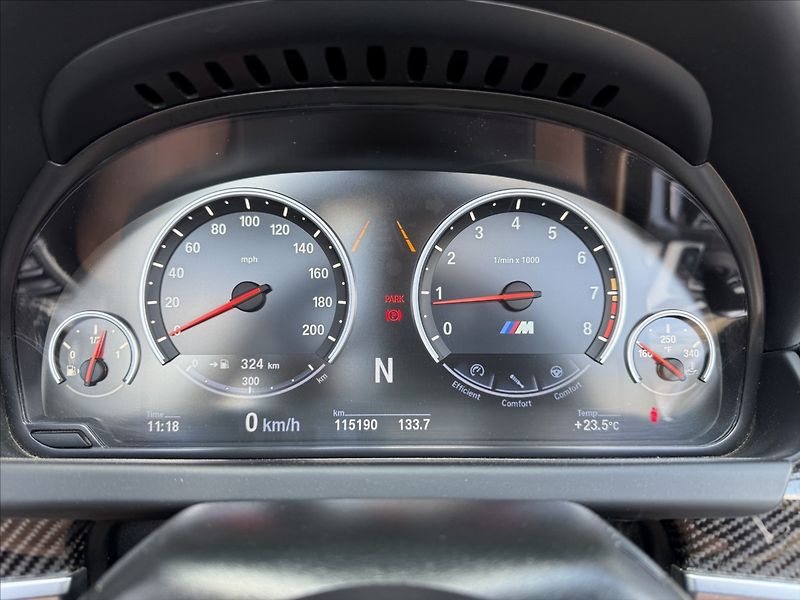 BMW M6 4,4 V8 412kW individual - fotka 26 z 30