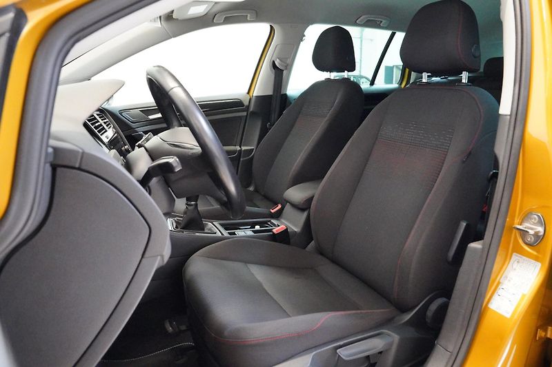 Volkswagen Golf - fotka 6 z 6