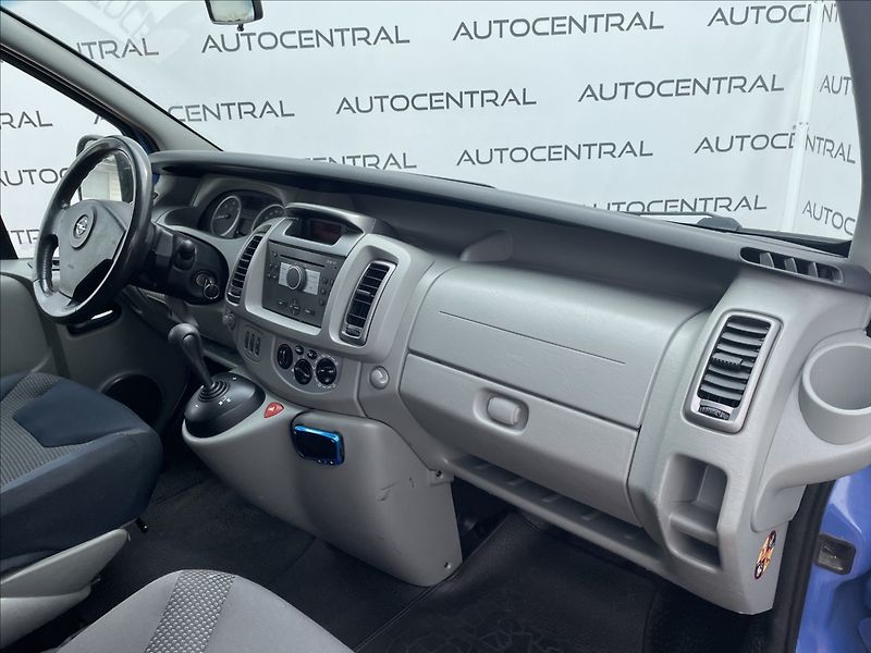 Opel Vivaro 2,5 D,107kW,8míst,po servisu,L - fotka 16 z 23