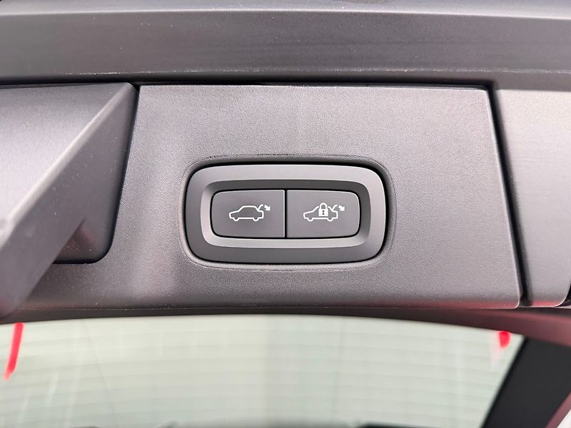 Volvo V90 B4 AWD ADVANCED, H&K, PANO, KE - fotka 25 z 26
