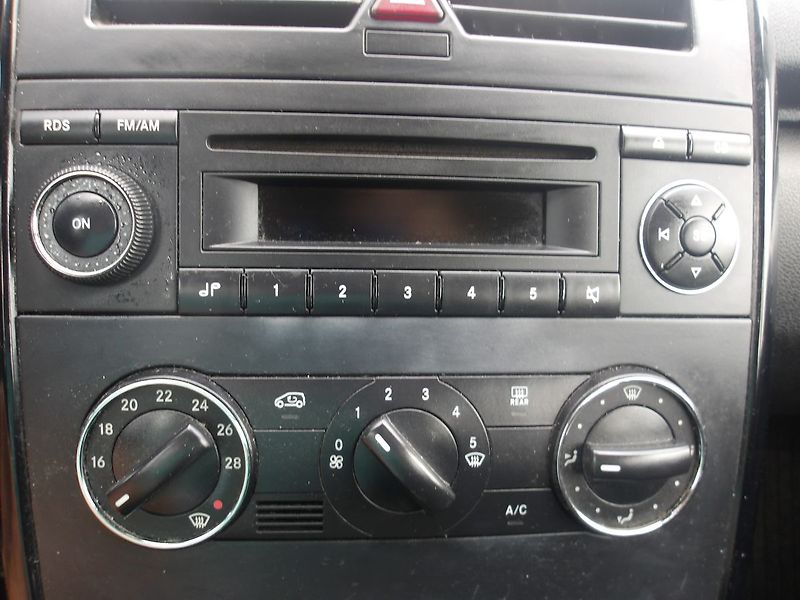 Mercedes-Benz Třídy A CDi ČR NAJ.183000km !!! - fotka 25 z 29