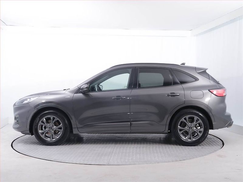 Ford Kuga (2023) ST-Line 1.5 EcoBoost - fotka 3 z 25