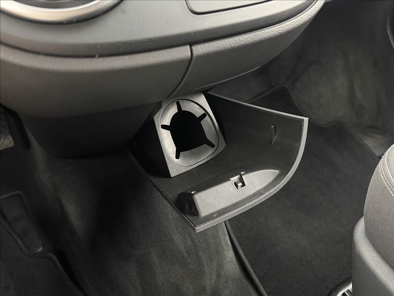 Volkswagen Multivan 2,0 TDi 132kW DSG 4X4 AC TAŽNÉ - fotka 20 z 33