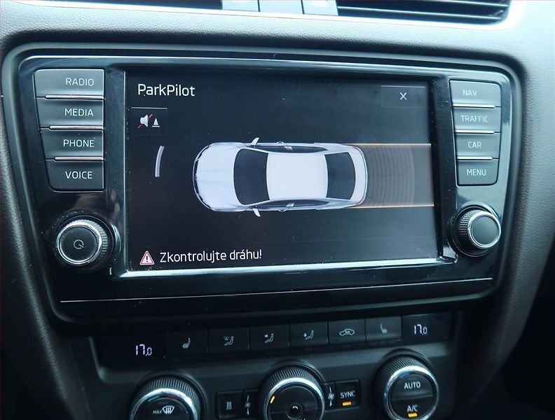 Škoda Octavia (2015) Laurin&Klement 2.0 TDI - fotka 18 z 19