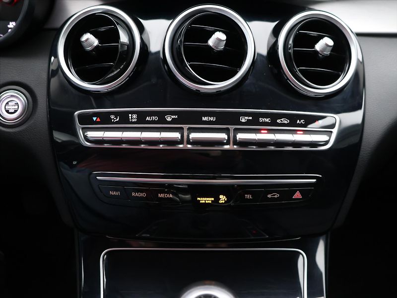 Mercedes-Benz Třídy C 1,6 C180 115 kW Full LED - fotka 22 z 32