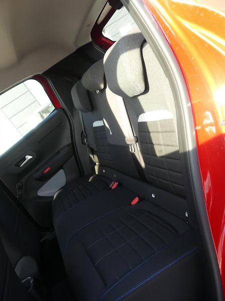 Citroën C3 (2025) PLUS TURBO 100 S&S MAN6 - fotka 10 z 19
