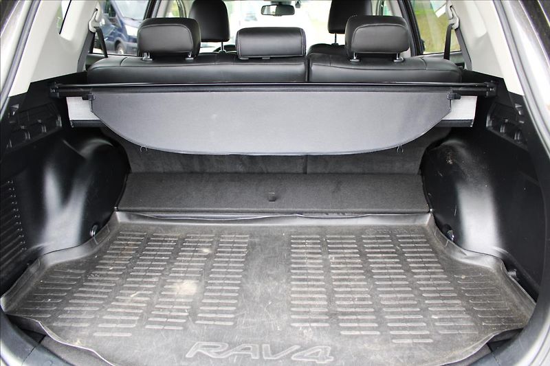 Toyota RAV4 2,5 Hybrid 4x4 LED, NAVI, kůže - fotka 19 z 28