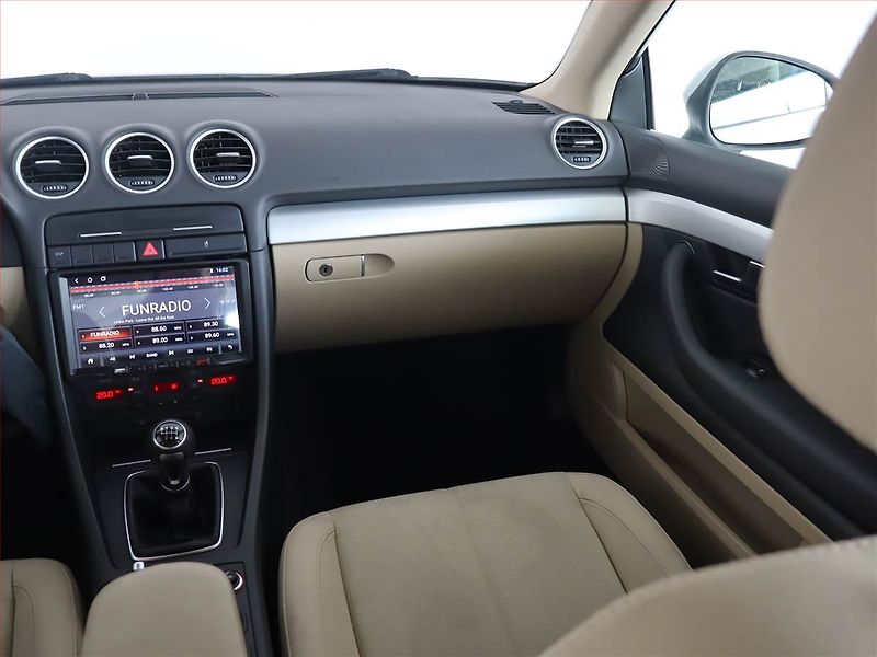 Seat Exeo (2011) 2.0 TDI, nová STK - fotka 8 z 16