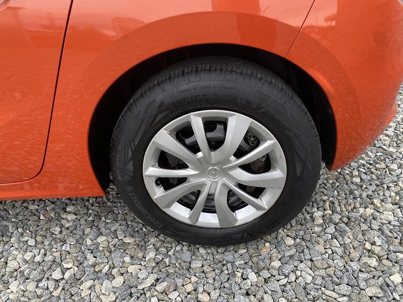 Opel Corsa 1.2i 75PS EDITION 70000KM NAVI - fotka 36 z 153