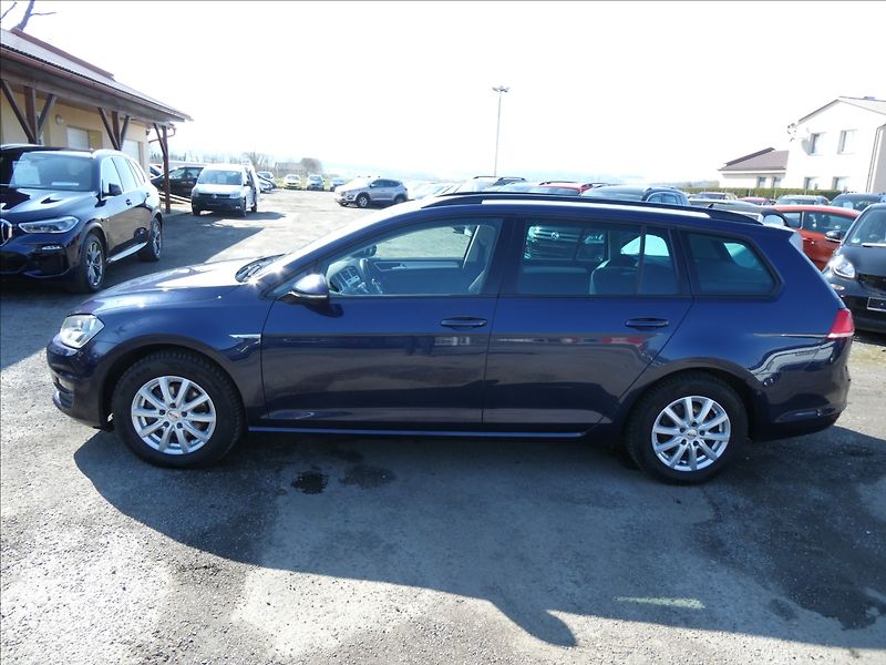 Volkswagen Golf 1,6 TDi 81kW CUP,2xkola,naviga - fotka 6 z 48