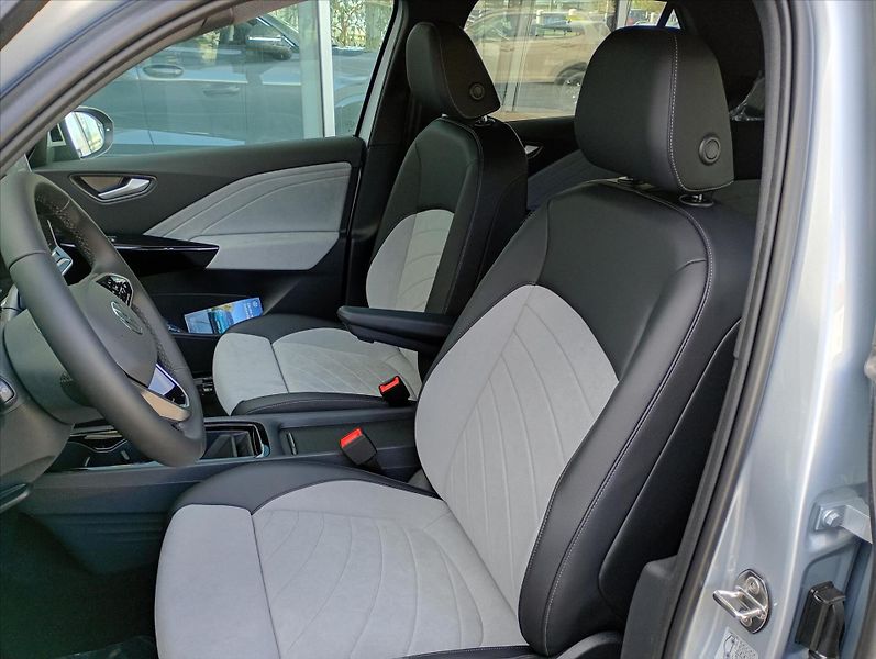 Volkswagen ID.3 (2025) Pro People 150 kW, 59 kWh - fotka 13 z 19